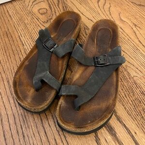 Naot sandal sz 39